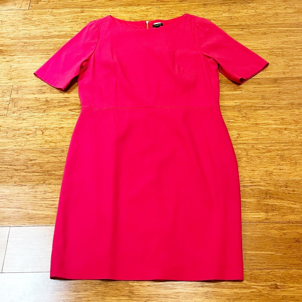Ann Taylor pink short sleeve midi sheath dress w/ exposed silver zipper. Size 14